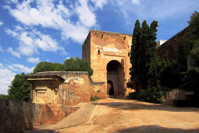 Private Tour: Alhambra Day Trip From Madrid by High-Speed Train - Inclusions and Exclusions