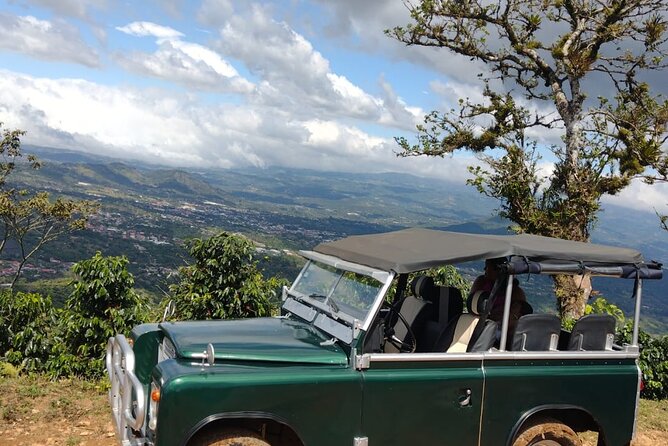 Private Tour in a 4×4 Land Rover Vehicle Through the Athens Mountains