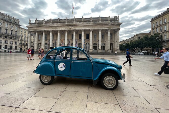 Private Tour of Bordeaux in a Citroën 2CV – 45min