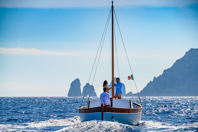 Private Tour of Sorrento and Capri by Gozzo Hybrid