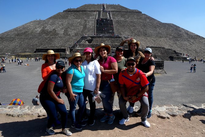Private Tour: Pyramids of Teotihuacan, Tlatelolco & Basílic of Guadalupe