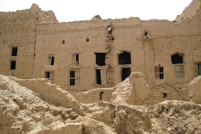 Private Tour: The Grand Canyon of Oman and Jebel Shams Day Trip