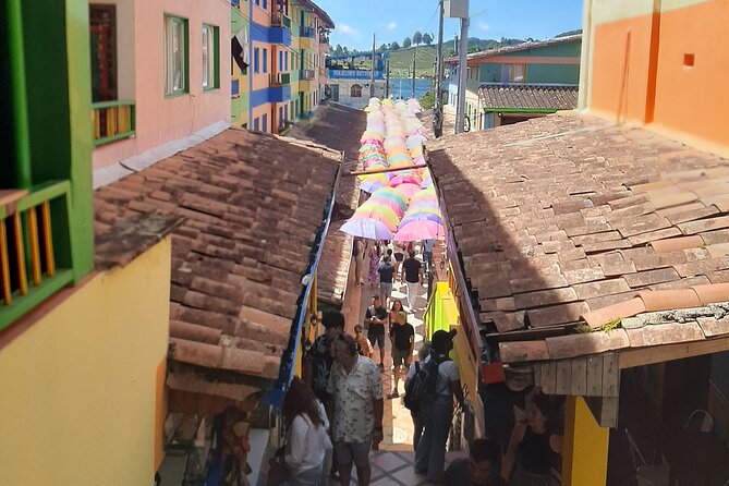Private Tour to Guatapé and Piedra Del Peñol Full Day.