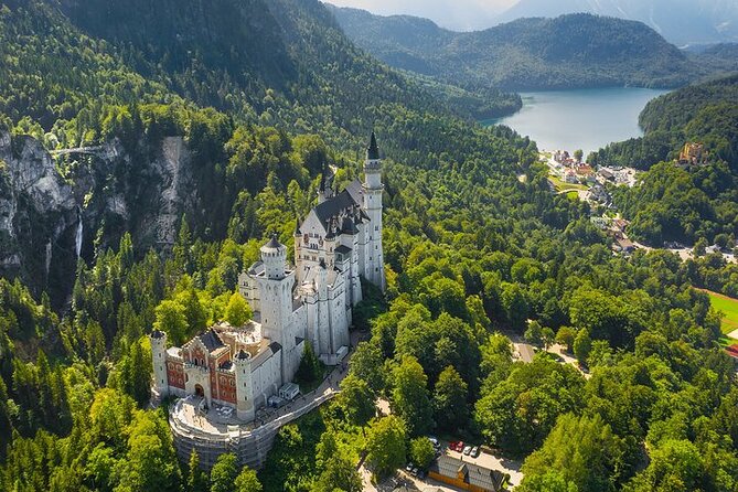 Private Tour to Neuschwanstein Castle Incl. Food and Drinks