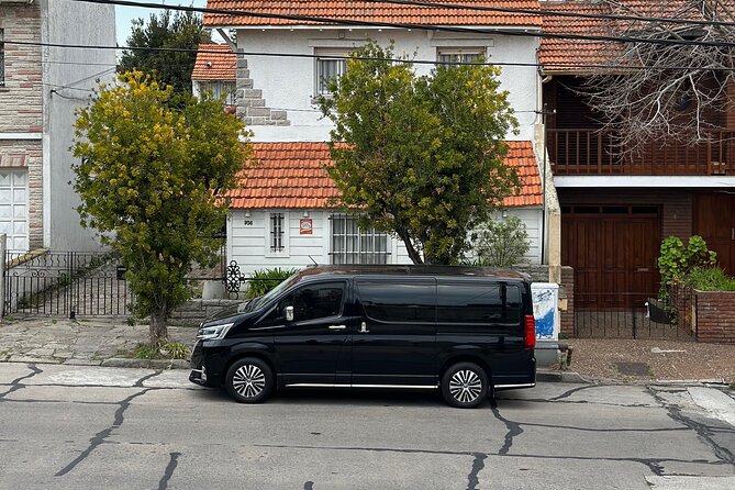 Private Transfer for Buenos Aires City by Business Class Car
