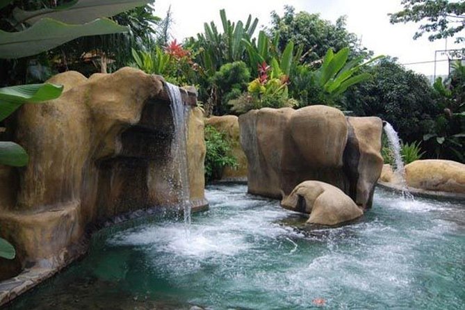 Private Transfer From Liberia Airport To Arenal La Fortuna