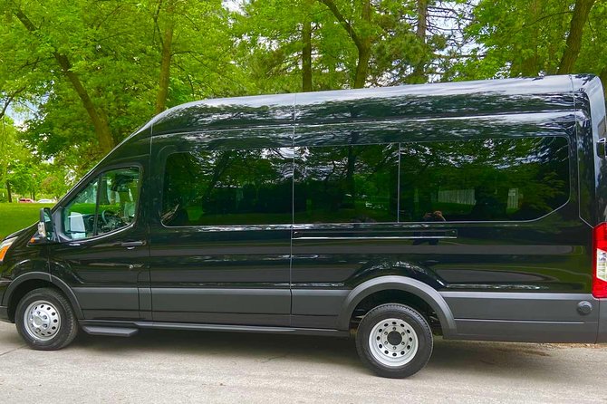 Private Transfer From Toronto Pearson Airport to Toronto