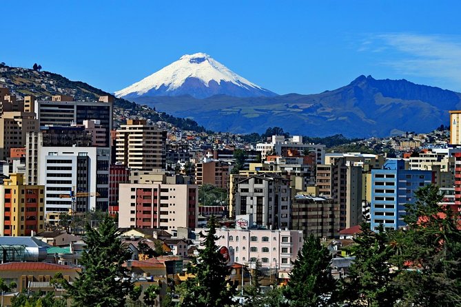 Private Transfer in From to the International Airport Mariscal Sucre to Quito