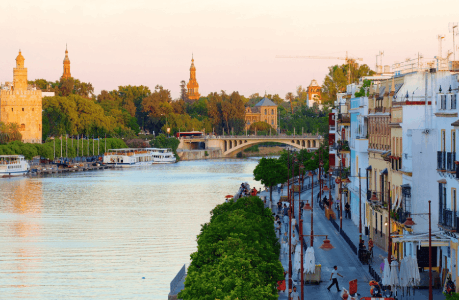 Private Unforgetable Full Day Tour in Sevilla From Lisbon