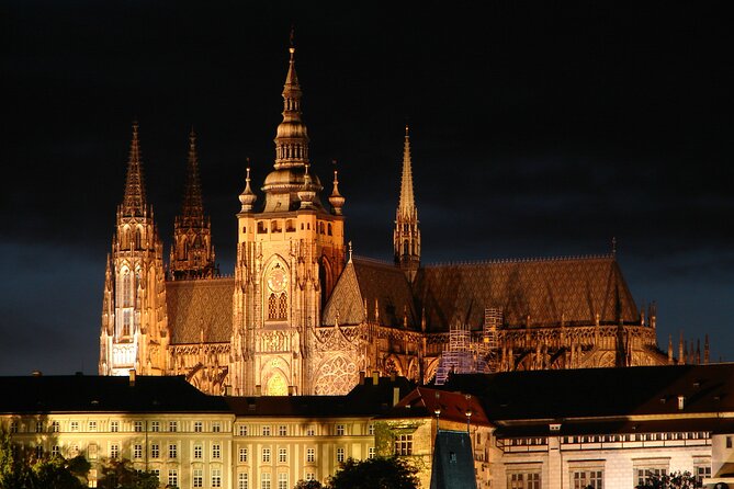 Private Walking Tour Around the Prague Castle Complex