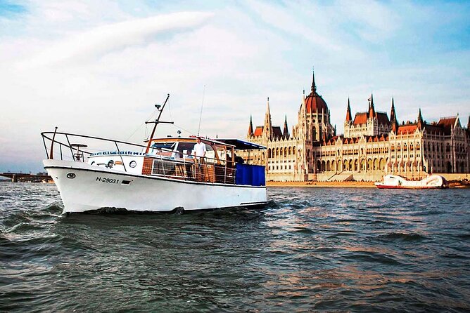Private Yacht Tour in Budapest