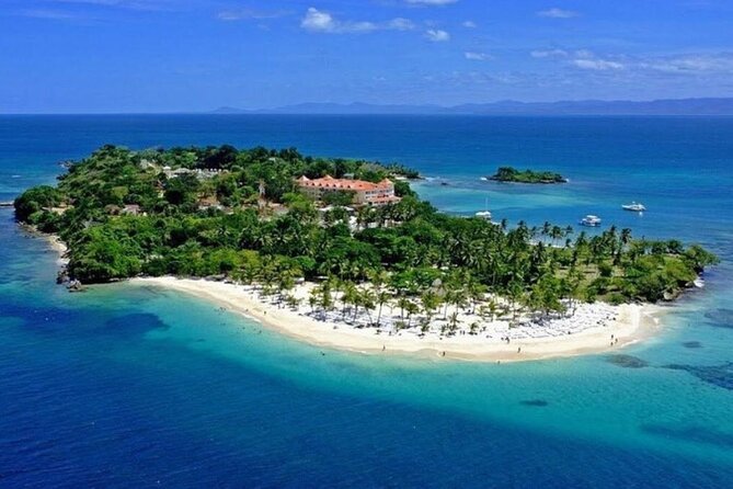 Punta Cana Guided Tour to Waterfall El Limon and Bacardi Island