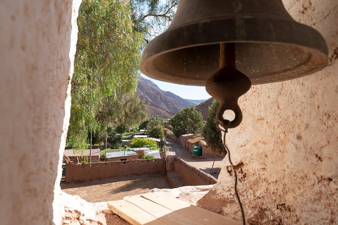 Rainbow Valley Tour, Yerbas Buenas Petroglyphs – Half Day Tour