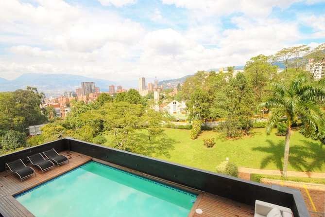 Real Estate Tour and Local Gastronomy