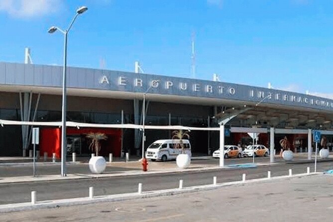 Round Transfer From the Airport to the Hotel in Mazatlán