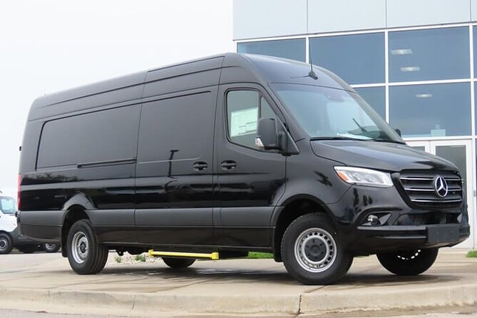 Round-Trip Private Transfer Oslo Airport OSL to Oslo City by Minibus