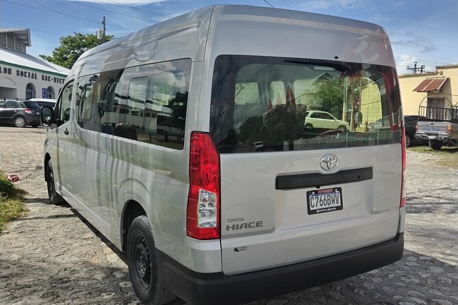 Round-Trip VIP Exclusive Transfer to Tikal From Belize Border