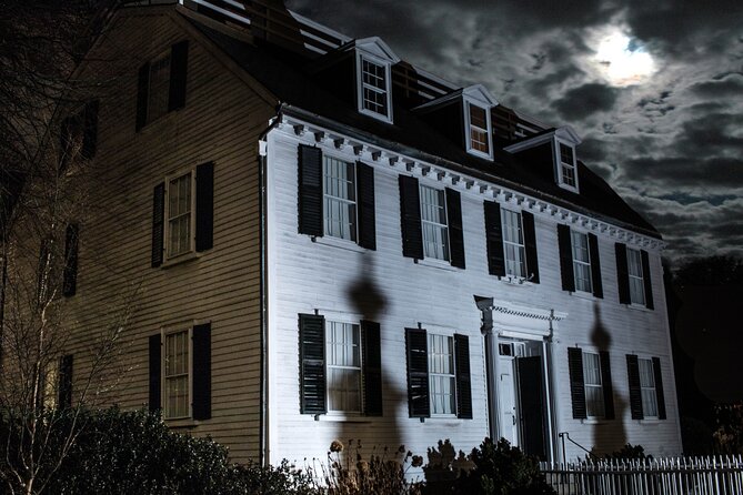 Salem Ghosts Ultimate Late Night Walking Tour