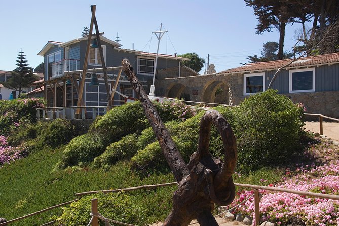Santiago: Private Full-Day Tour of Pomaire & Isla Negra, Including Entrance