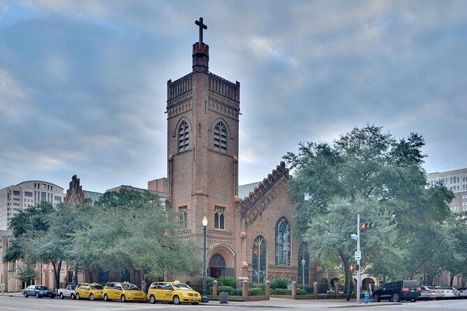 Self-Guided Houston Scavenger Hunt: Houston, We Have a Hunt