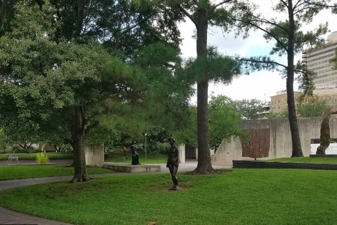 Self-Guided Scavenger Hunt: Houstons Museum District - Roles and Responsibilities of Players