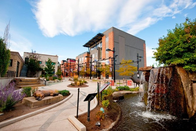 Self-Guided Scavenger Hunt: Royal Sights Of The Queen City!