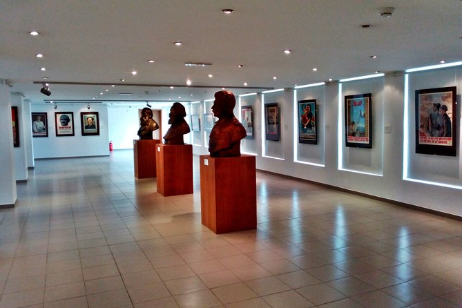 Self-guided Tour in the Museum of Socialist Art
