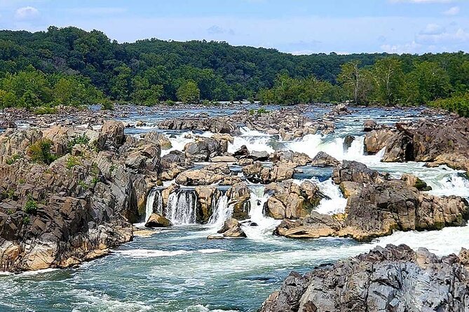 Self-Guided Waterfall Hiking Tour Through Great Falls National Park