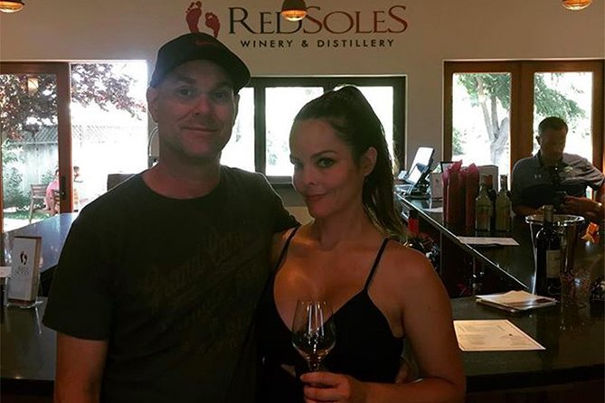 Semi-Private, Modified Hop-On Hop-Off Wine Tasting Tour From Cambria &San Simeon