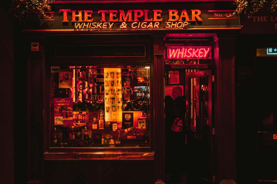 Shanghai Bar Hopping Tour in the Former French Concession