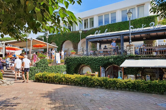 Shared CAPRI Tour – 360° Experience by Bus, Boat & Guide