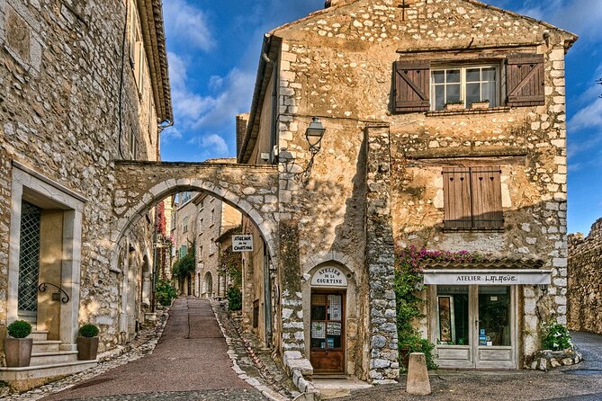 SharedTour to Discover the Pearls of the French Riviera Full Day