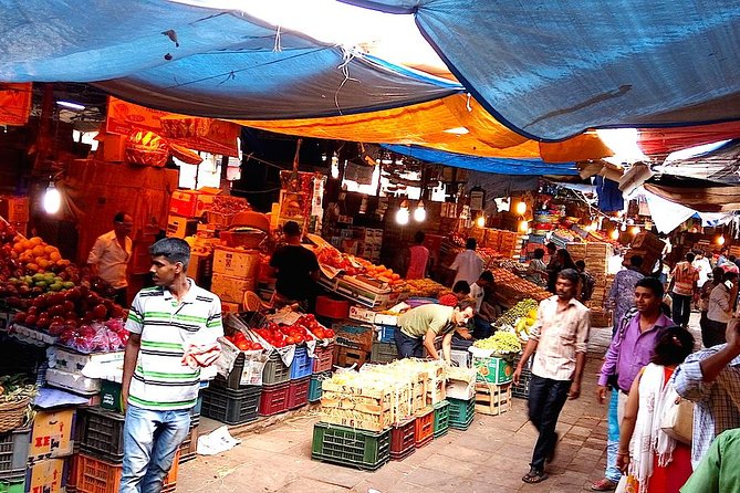 Shopping and Bazaar Trail in Mumbai