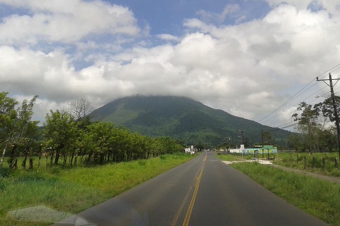 SJO Private Transfer to Arenal or La Fortuna up to 5 People (One Way)