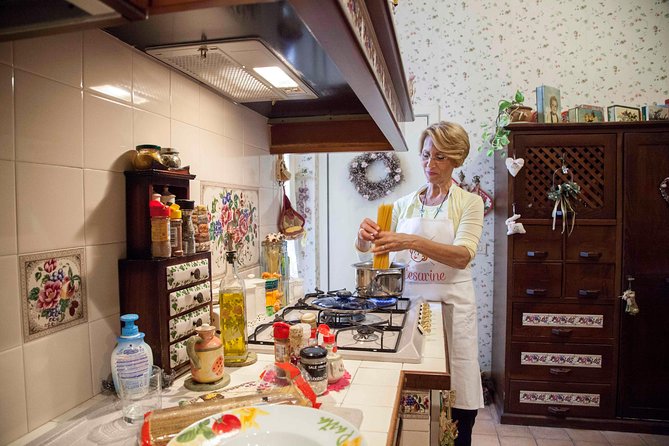 Small Group Market Tour and Cooking Class in Capri - Experience Overview