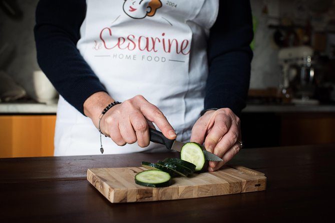 Small Group Market Tour and Cooking Class in Gubbio
