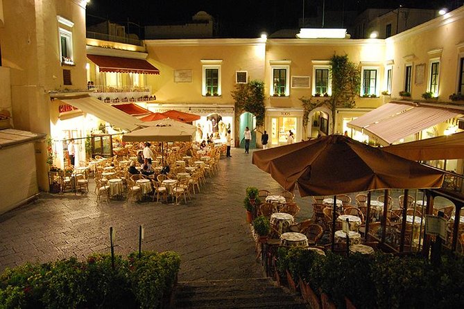 Small-Group Sunset and Evening Boat Tour of Capri