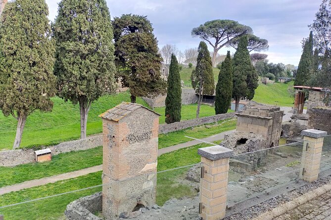 Small-Group Tour in Pompeii With a Real Archeologist, Ticket Included - Tour Overview and Details