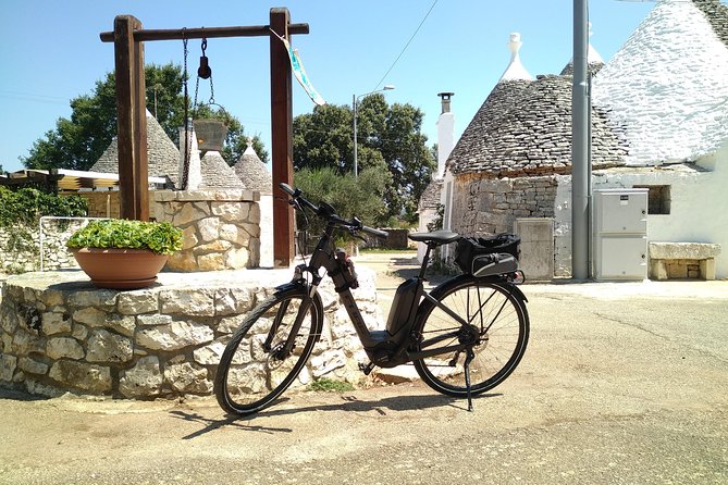 Smart & Easy Ebike Tour in the Itria Valley: Martina Franca – Locorotondo