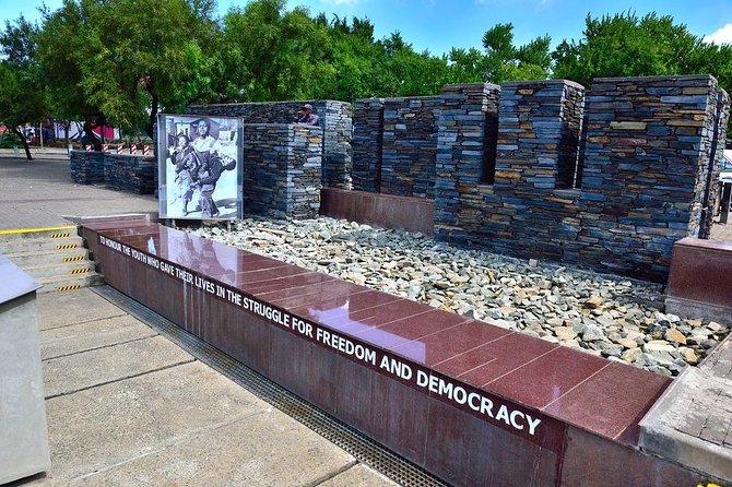 Soweto Lunch & Apartheid Museum Full Day Tour
