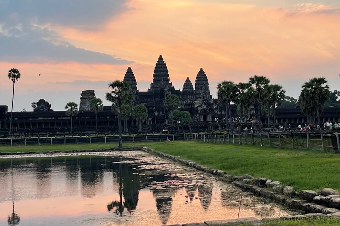 Sunrise in Angkor and Banteay Srei Private Tour