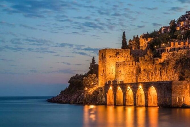 Sunset Boat Trip Along the Coast of Alanya