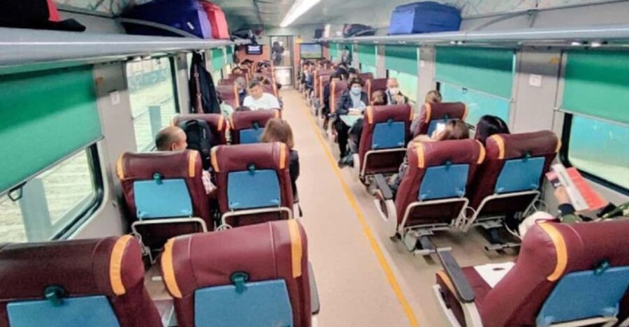 Taj Mahal & Agra Tour by Gatimaan Express Train