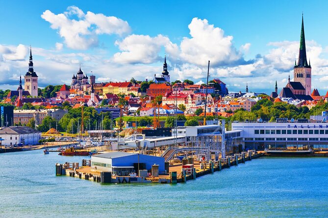 Tallinn Scavenger Hunt and Highlights Self-Guided Tour