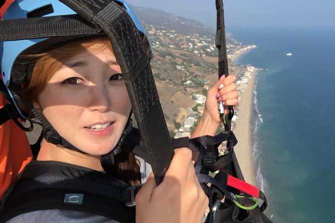 Tandem Paragliding Flight With Instructor in Malibu