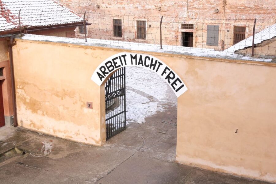 Terezin Memorial: Entry Ticket Combo W. Guided Walking Tour