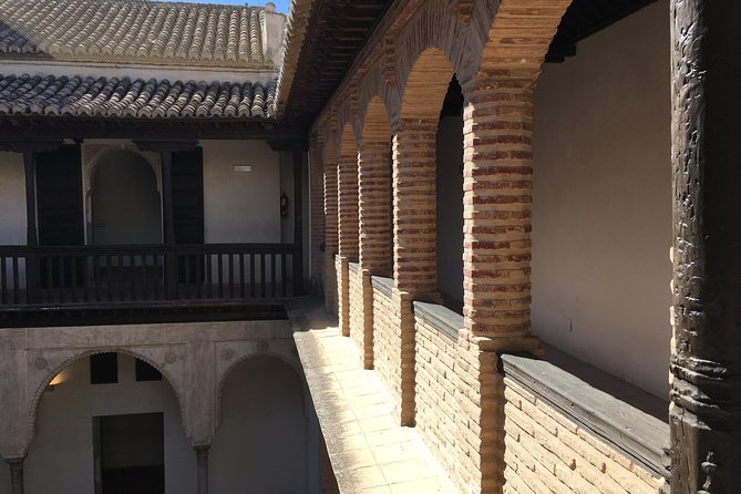 The Nasrid Granada: Nobility Next to the Alhambra