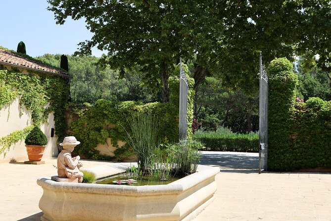 The Wines of the Luberon, the Château De Lourmarin & Bastide Du Laval Olive Oil