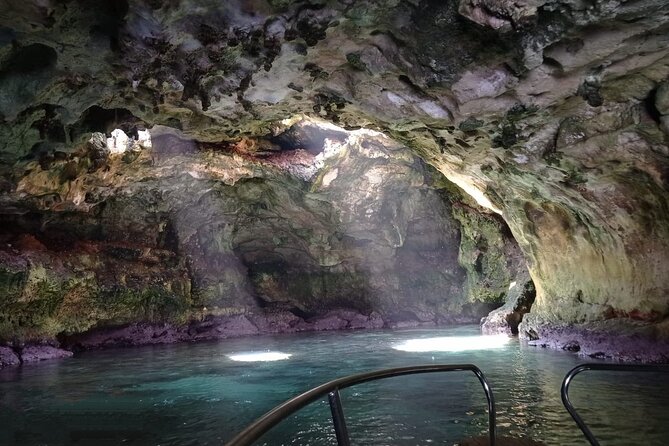 Tour by Boat to Discover the Polignano Caves