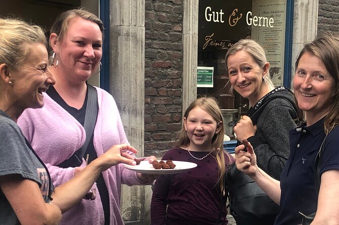 Tour to the Sweetest Delicacies in Düsseldorf With Many Samples